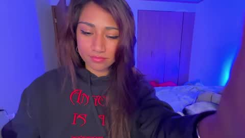 Carolina online show from December 2024 08:28:01 PM