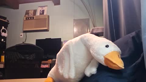 Snackyyyy online show from April 2026 12:43:02 AM