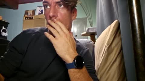 Snackyyyy online show from April 2026 12:35:01 AM