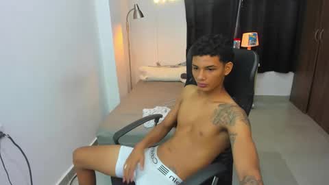 snak_master1 online show from November 2025 04:18:02 PM