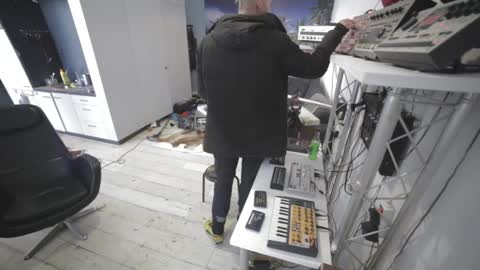 sneaky1985 online show from February 2026 10:27:01 AM