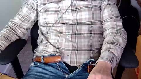 Sneakybill online show from October 2025 08:42:02 PM