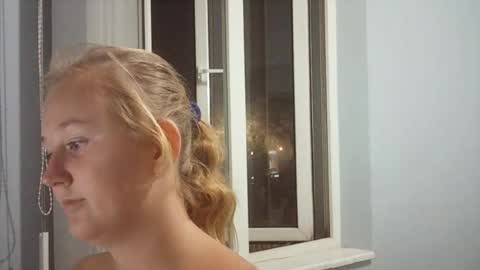 Sneakylildevils online show from June 2026 09:28:02 PM