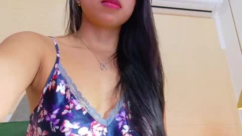Snapshot of sneakyy_fantasy chatting on February 2025 10:04:01 AM Hellen  online show from February 2025 10:04:01 AM