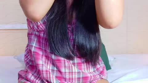 Snapshot of sneakyy_fantasy chatting on February 2025 06:50:02 AM Hellen  online show from February 2025 06:50:02 AM