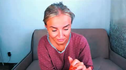Snapshot of snezanablond chatting on June 2026 11:02:02 AM Sneja online show from June 2026 11:02:02 AM