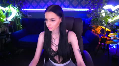 snow_whiteeex online show from January 2025 05:07:02 PM