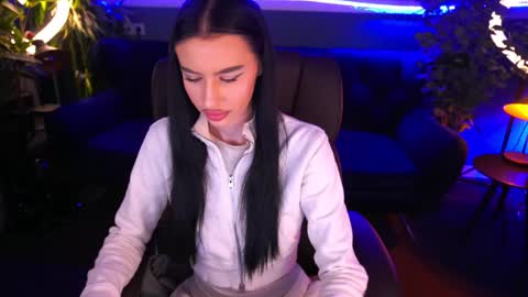 snow_whiteeex online show from January 2025 07:53:02 PM