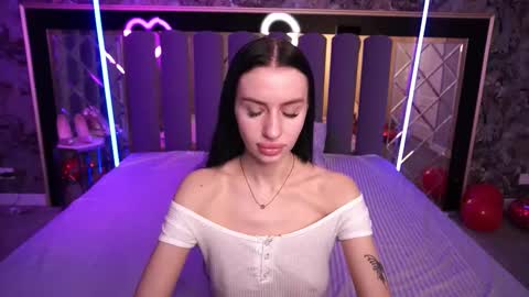 snow_whiteeex online show from February 2026 07:23:02 AM