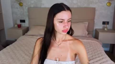 Snapshot of snow_whiteeex chatting on June 2026 01:00:02 PM snow_whiteeex online show from June 2026 01:00:02 PM