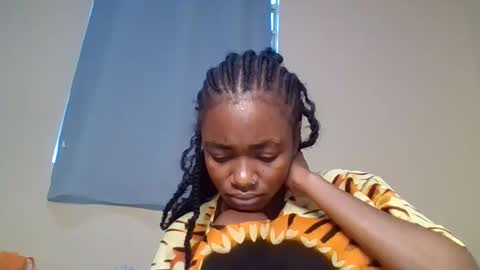 Snowie eyes online show from November 2025 01:00:02 PM