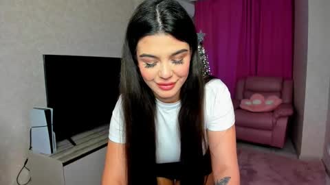 snowingwinter online show from December 2025 07:21:01 PM