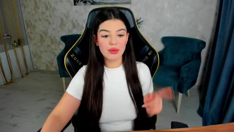 Snapshot of snowingwinter chatting on April 2026 11:36:02 AM snowingwinter online show from April 2026 11:36:02 AM