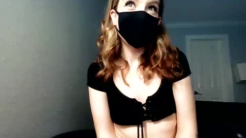 Snapshot of snuggle_b0t chatting on March 2025 06:58:01 AM snuggle_b0t online show from March 2025 06:58:01 AM