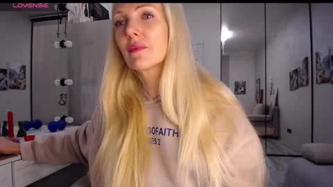 Monna online show from November 2025 02:40:02 PM