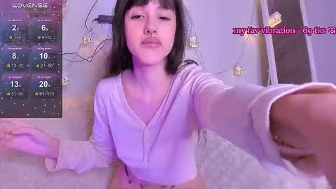 Snapshot of sofa_green chatting on September 2025 06:18:01 PM lady sofi green online show from September 2025 06:18:01 PM