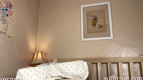 Julia    online show from February 2025 01:04:02 AM