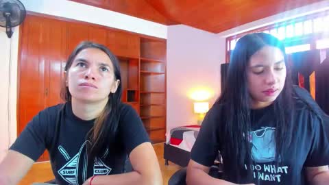 soffy and mia online show from October 2025 12:48:02 PM