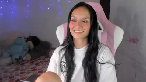 sofia online show from October 2025 05:05:01 AM