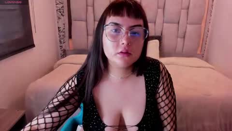 Snapshot of sofi_blake_ chatting on May 2026 12:33:02 PM SOFI BLAKE online show from May 2026 12:33:02 PM