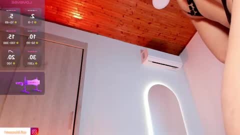 Sofi Blossom  online show from October 2025 08:18:01 PM