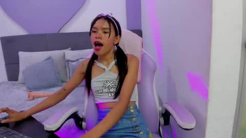 Snapshot of sofi_little2 chatting on September 2025 06:20:01 PM Sofia online show from September 2025 06:20:01 PM