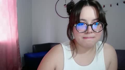 Sofi Lynch online show from November 2025 09:36:01 PM