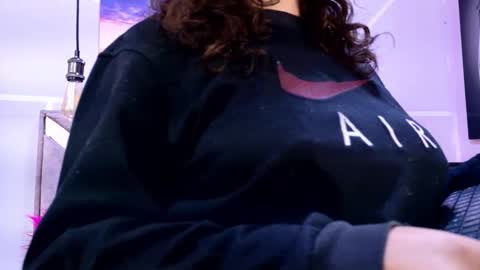 Sofi Noa online show from November 2025 11:14:01 AM