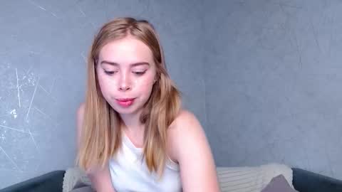 Sofia here online show from September 2025 12:23:02 AM