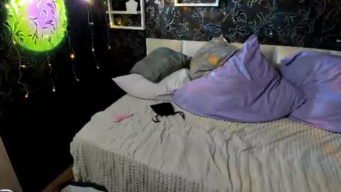 Sofia Lovvve online show from June 2026 06:34:01 AM