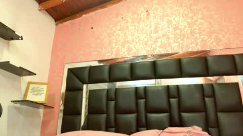 Sofia online show from November 2025 03:06:02 AM