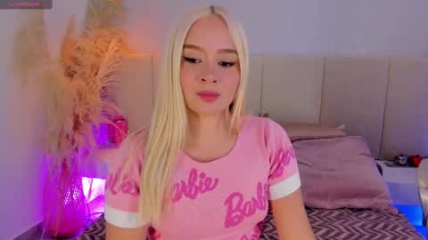 SOFIA PAMELA online show from September 2025 07:25:01 PM