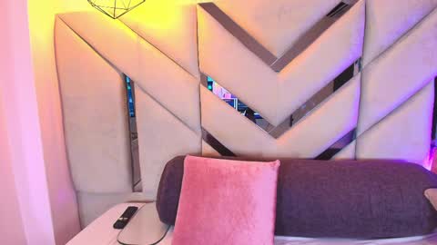 Snapshot of sofia_pamela_ chatting on June 2026 07:04:02 PM online show from June 2026 07:04:02 PM