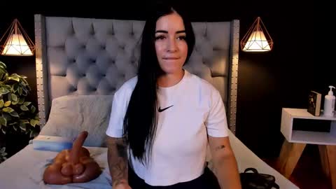 SOFIA online show from November 2025 08:08:02 PM