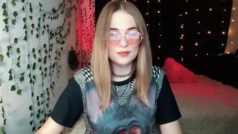sofia_rosemary online show from September 2025 01:49:01 PM