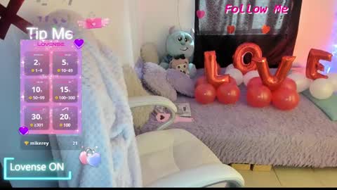 Sofia Thomson online show from February 2025 01:37:02 PM