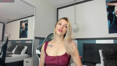 Sofia online show from September 2025 07:17:02 PM