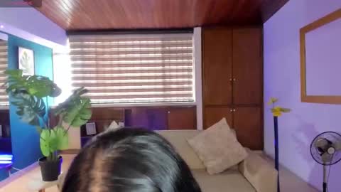 Sofia caramel online show from December 2025 04:02:01 PM