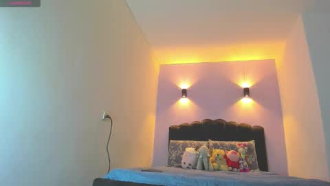 Sofia online show from October 2025 05:08:01 AM