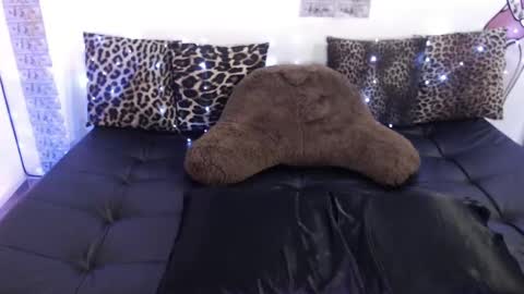 Snapshot of sofianix chatting on December 2024 05:33:01 PM SOFIA NIX online show from December 2024 05:33:01 PM