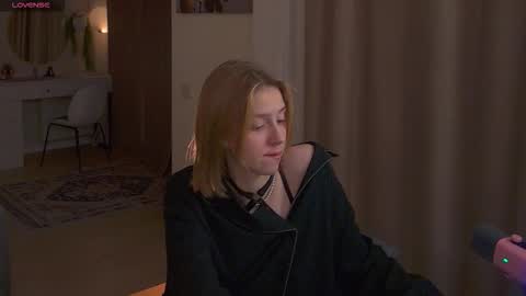 Snapshot of sofiapure18 chatting on November 2025 09:25:02 PM Sofia Help me overcome shynes with 100 thumbs up online show from November 2025 09:25:02 PM