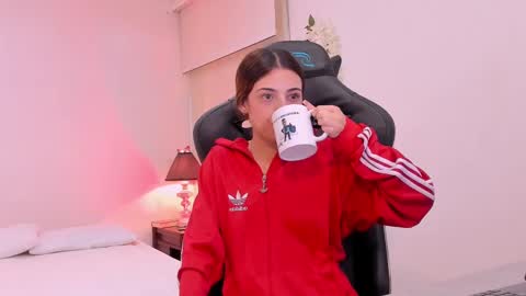 Sofia  Help me reach 5K followers  online show from February 2025 09:26:02 PM