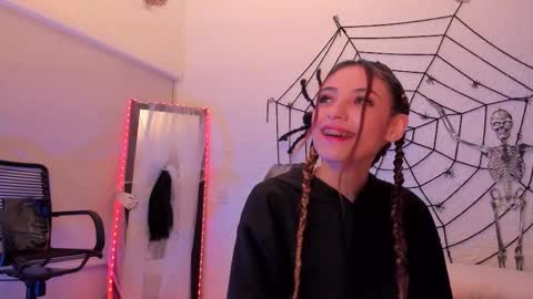 Sofia  Help me reach 5K followers  online show from October 2025 08:13:01 AM