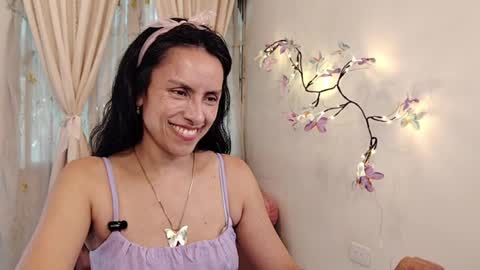 Sofi Bella online show from April 2026 07:04:02 PM