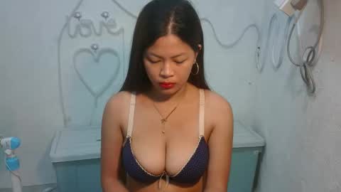 Snapshot of sofie_loorexx chatting on April 2026 10:36:02 PM sofie_loorexx online show from April 2026 10:36:02 PM