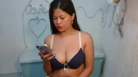 Snapshot of sofie_loorexx chatting on May 2026 12:21:02 PM sofie_loorexx online show from May 2026 12:21:02 PM