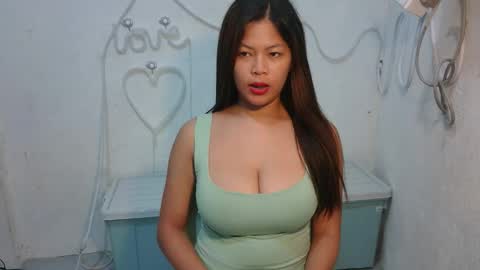 Snapshot of sofie_loorexx chatting on May 2026 11:15:01 AM sofie_loorexx online show from May 2026 11:15:01 AM