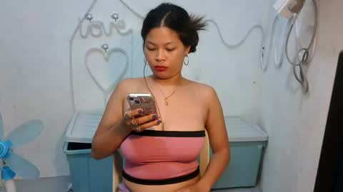 Snapshot of sofie_loorexx chatting on May 2026 04:48:02 PM sofie_loorexx online show from May 2026 04:48:02 PM