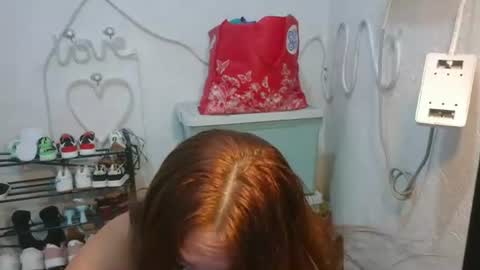 Snapshot of sofie_loorexx chatting on June 2026 12:33:01 PM sofie_loorexx online show from June 2026 12:33:01 PM