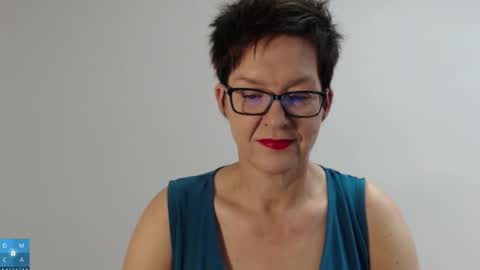 Sofie Velvet online show from September 2025 05:17:02 AM